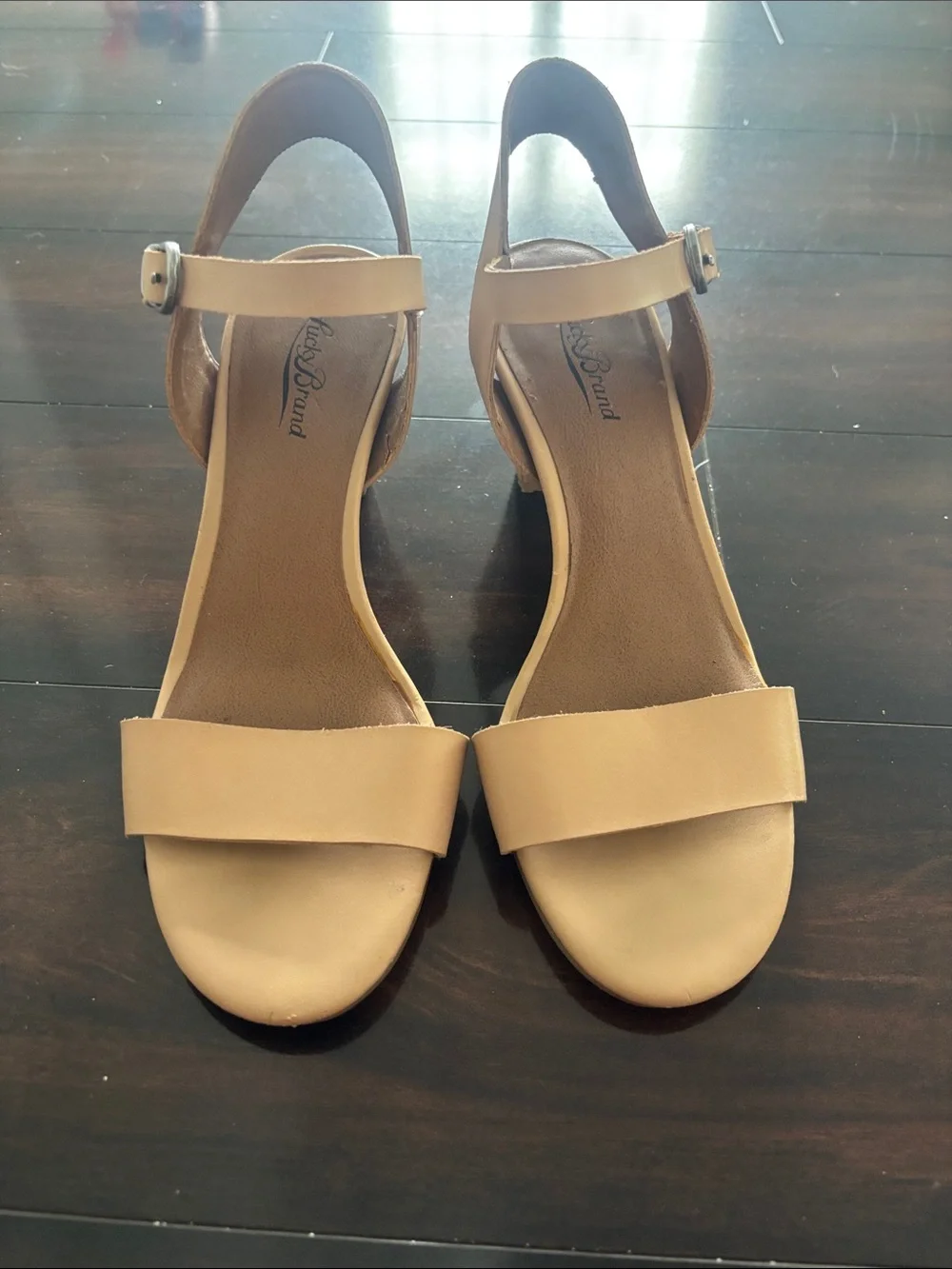 Lucky Brand Nude Low Block Heel Leather Sandal - Classic Open Toe - Picture 2 of 7